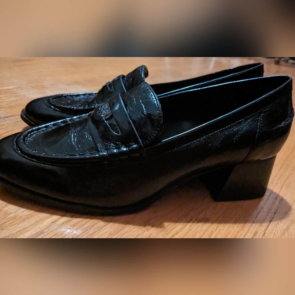 Vince Camuto Women's Carissla Tailored Loafer Flats - Picture 4 of 12